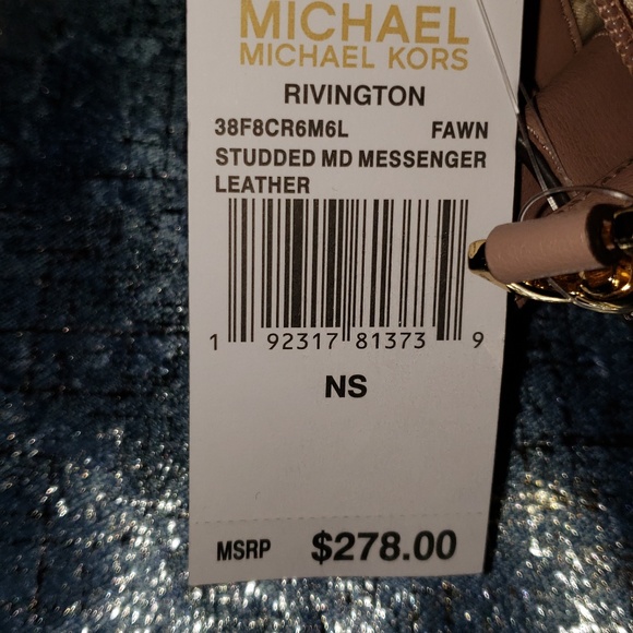 MICHAEL Kors Purse - Picture 17 of 17